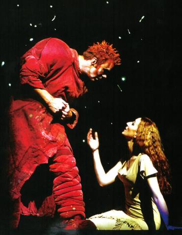 je_te_laisse_un_sifflet__-_matt_laurent-nadia_bel_-_taiwan_-_2005.jpg